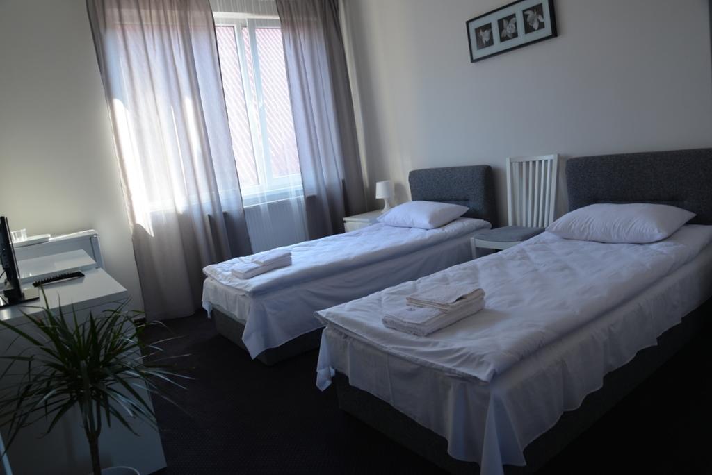 Rakhiv Hotel & Apartments Bilik gambar