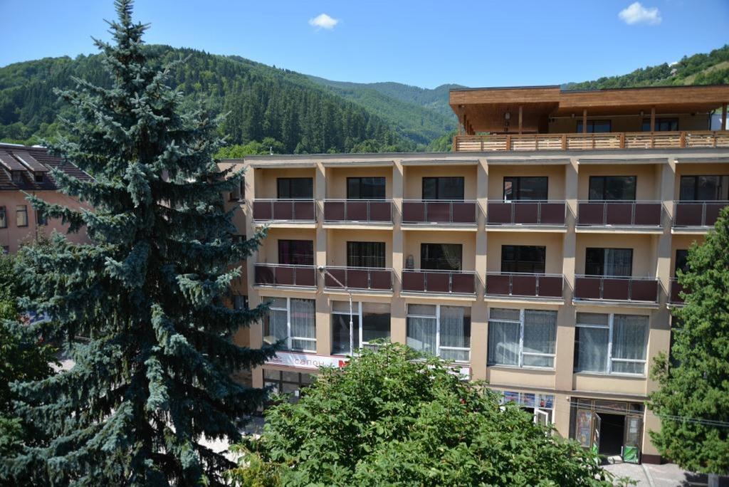 Rakhiv Hotel & Apartments Luaran gambar