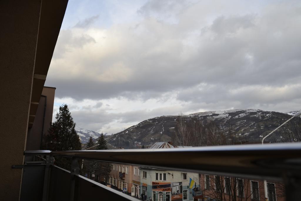 Rakhiv Hotel & Apartments Luaran gambar